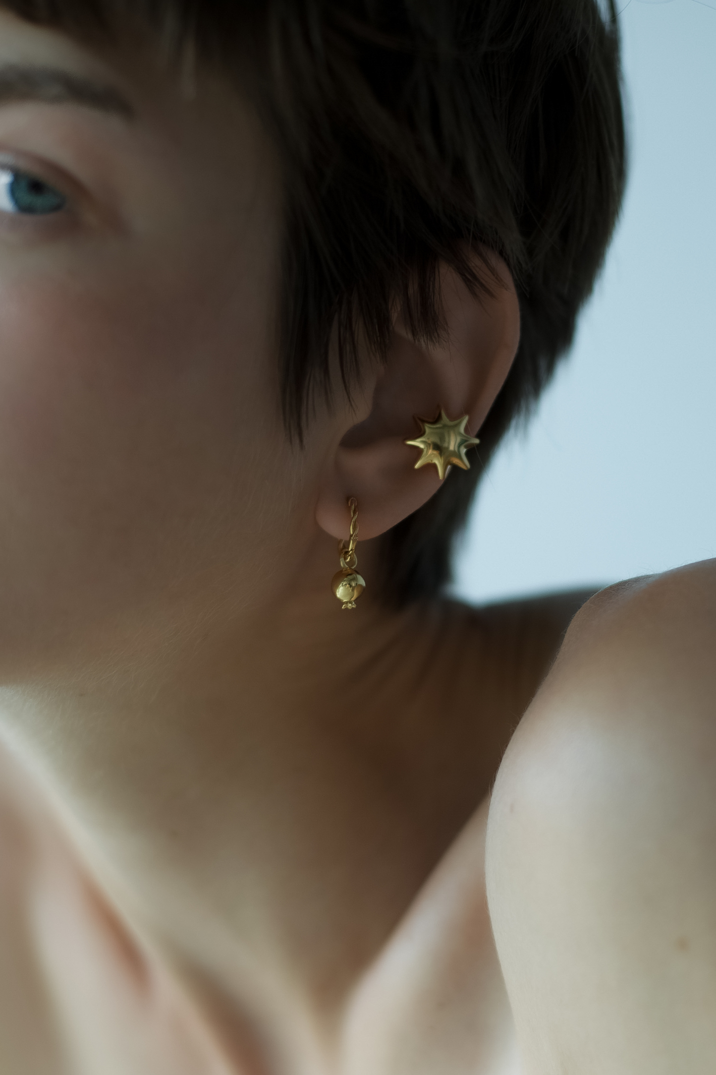 Pomegranate Mono Earring Gold